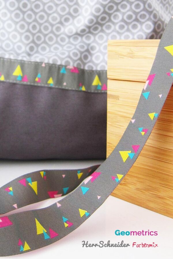 Herr Schneider Dreieck grau