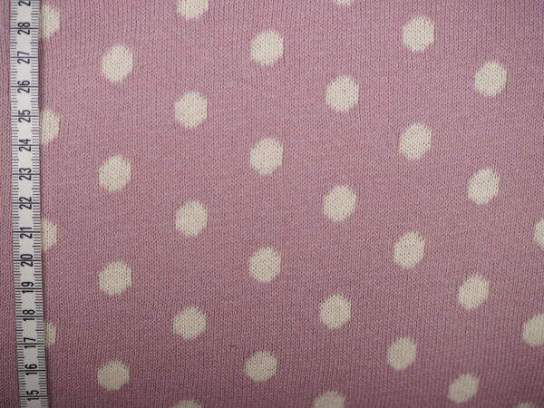 creme Strick mit grossen Punkten