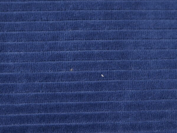 Mittelblauer Nicky Cord (quer gestreift)