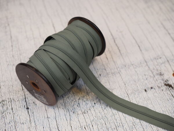 Oliv Endlosreissverschluss fein